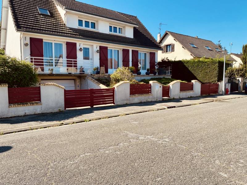 Pose d’un portail, portillon et d'une clôture en aluminium de la marque Kustom à Chartres 