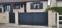 E-Baie Fermetures -  Spécialiste en installation de portail alu sur-mesure pour particulier avec motorisation et visiophone intégré près d'Auneau-Bleury-St-Symphorien 28700